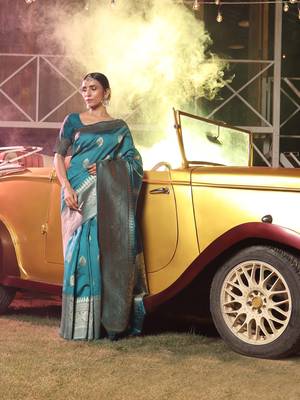 Teal hand woven banarasi saree with blouse 3