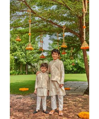 Lakhnavi Jacket And Kurta Pajama Set 1