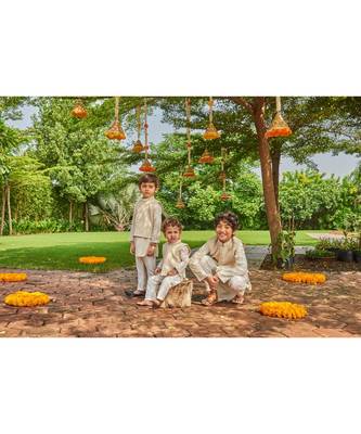 Lakhnavi Jacket And Kurta Pajama Set 2