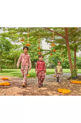 Cotton Silk Floral Printed Kurta Pajama And Plain Jacket Set