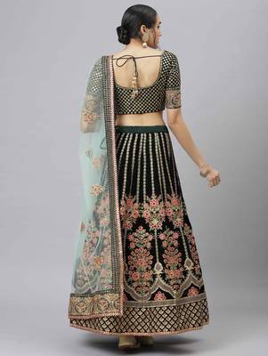 Shubhkala Pleasant Dark Green Zari Sequins And Thread Embroidered Velvet Semi Stitched Bridal Lehenga 2