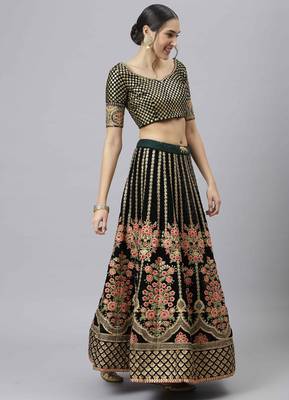Shubhkala Pleasant Dark Green Zari Sequins And Thread Embroidered Velvet Semi Stitched Bridal Lehenga 4