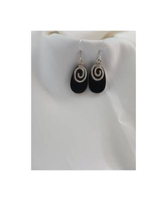 Black earrings 1