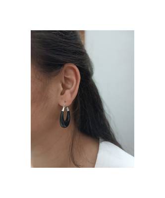 Black earrings 1