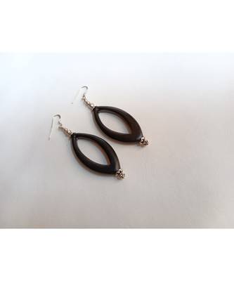 Black earrings 3