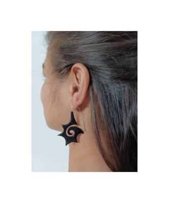 Black earrings 3