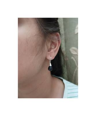 Black earrings 1