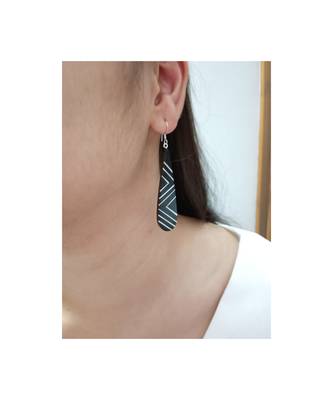 Black earrings 1