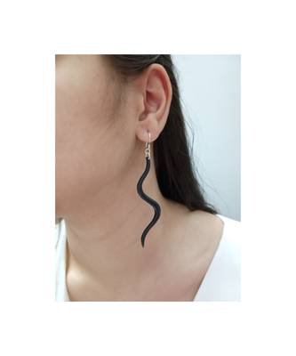 Black earrings 1