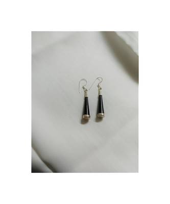 Black earrings 1