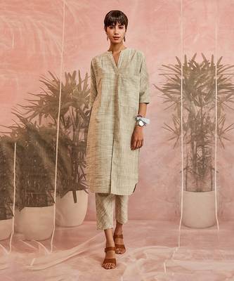 Olive Front Big Pockets Texture Kurta With Pant 1