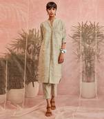 Olive Front Big Pockets Texture Kurta With Pant