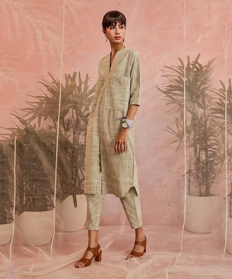 Olive Front Big Pockets Texture Kurta With Pant