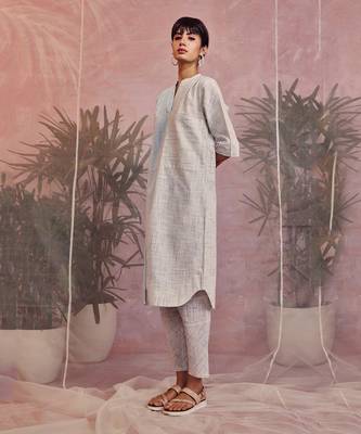 Blue And White Front Big Pockets Contrast Panel Kurta With Pant 4