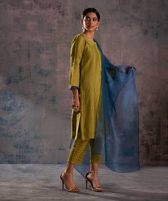 Berry Green Flared Sleeves Kurta With Green Pant & Blue Dupatta  1