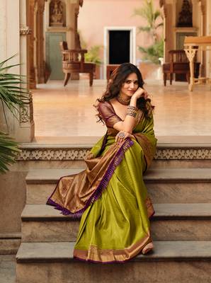 green art silk hand woven saree with  blouse 1