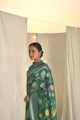 Cream woven linen saree with blouse 3