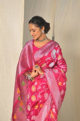 Grey woven linen saree with blouse 3