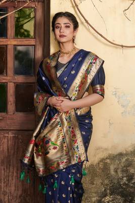 Red woven tussar silk saree with blouse 3