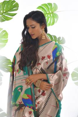 Red woven paithani silk saree with blouse 3