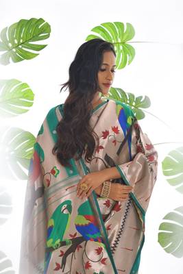 Red woven paithani silk saree with blouse 4