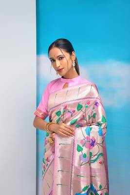 Pink woven organza saree with blouse 2