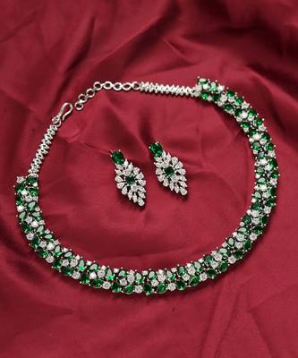 Rhodium Finish Diamonte Green Necklace Set 2