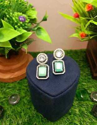 Mint Brass Star American Diamond Earrings Studs for Women 1