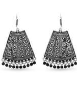 Black pearl earrings