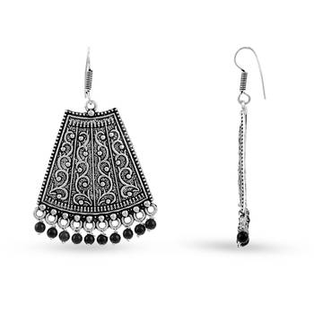 Black pearl earrings 2