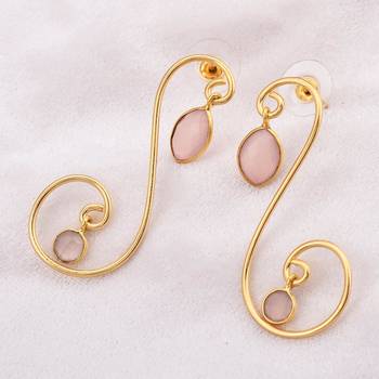 Pink pearl earrings 1
