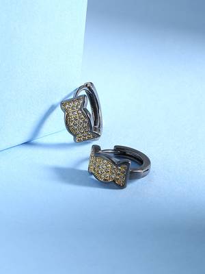 White pearl earrings 1