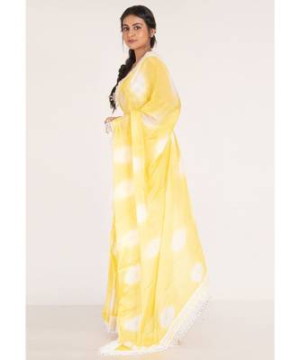 yellow chiffon tie and dye saree with crochet lace 2