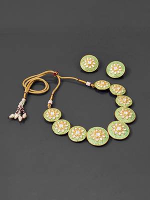 Green necklace-sets 1