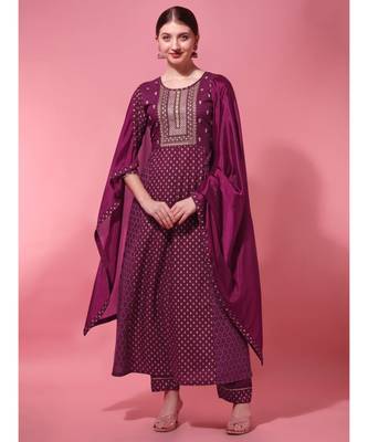 SheWill Women Burgundy Embroidered & Foil Printed Anarkali Kurta with Trousers & Dupatta 4