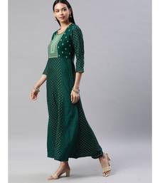 SheWill Women Green Embroidered & Foil Printed Anarkali Kurta with Trousers & Dupatta