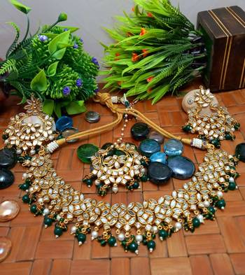 Green Copper Gold Plated Kundan Handmade Necklace Earrings Maangtika Set Jewellery 1