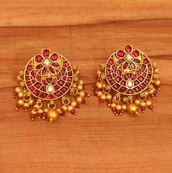 Red earrings 1