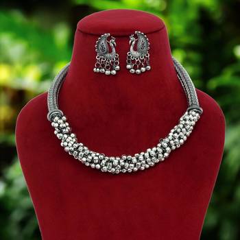 Silver necklace-sets 1