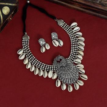 White necklace-sets 2
