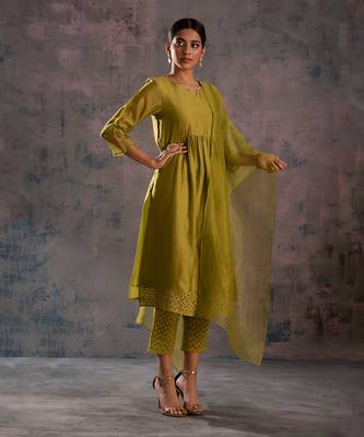 Berry Green Front Gathered Kurta With Pant & Berry Green Dupatta 1