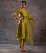 Berry Green Front Gathered Kurta With Pant & Berry Green Dupatta