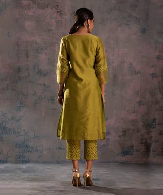 Berry Green Front Gathered Kurta With Pant & Berry Green Dupatta 5