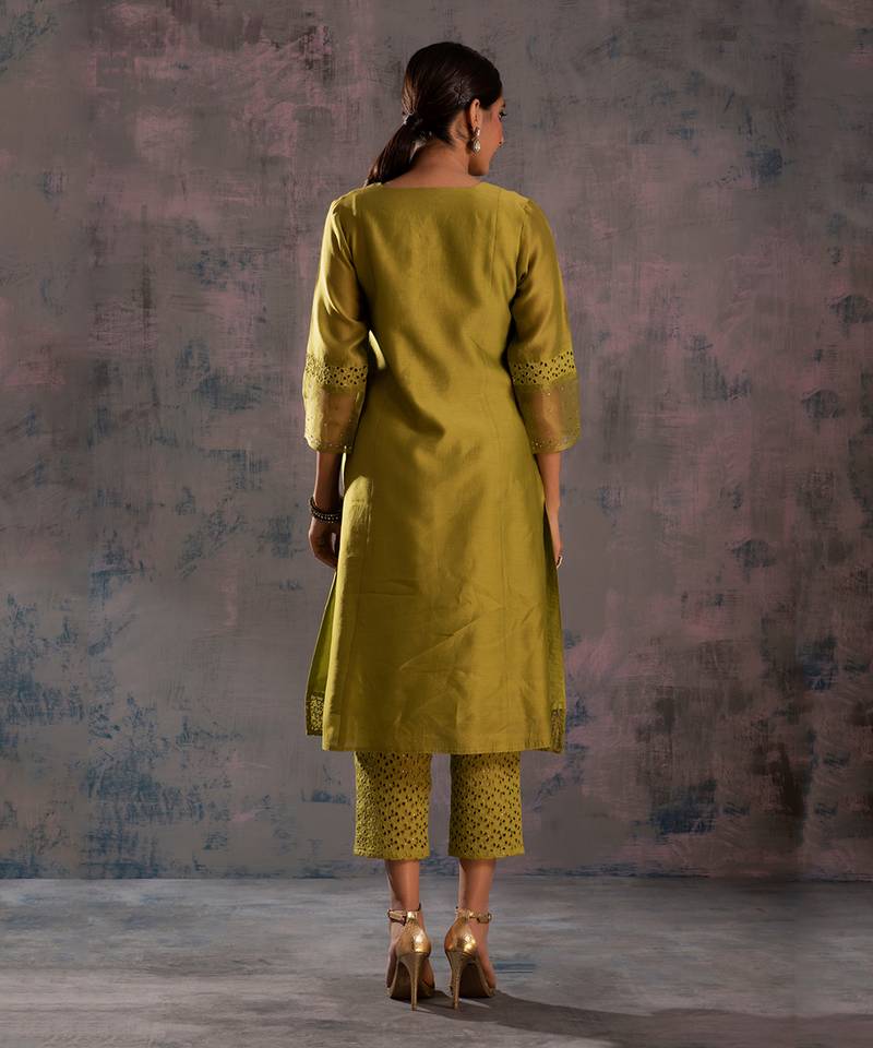 Berry Green Front Gathered Kurta With Pant & Berry Green Dupatta