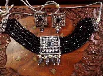 Black DESIGNER FLORAL KUNDAN STUDED ONYX STONE MULTILAYER CHOKER NECKLACE SET WITH EARRINGS 1