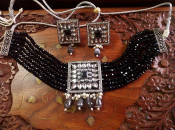 Black DESIGNER FLORAL KUNDAN STUDED ONYX STONE MULTILAYER CHOKER NECKLACE SET WITH EARRINGS 2