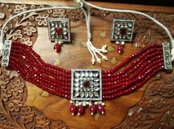 Red DESIGNER FLORAL KUNDAN STUDED ONYX STONE MULTILAYER CHOKER NECKLACE SET WITH EARRINGS 3