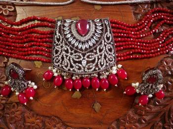 Red DESIGNER FLORAL KUNDAN STUDED ONYX STONE MULTILAYER CHOKER NECKLACE SET WITH EARRINGS 5