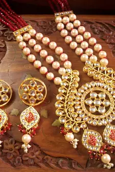 Red DESIGNER FLORAL MEENAKARI KUNDAN STUDED ONYX STONE MULTILAYER NECKLACE SET WITH EARRINGS