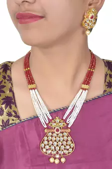 Gold Kundan necklace-sets